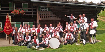 Hotels und Ferienwohnungen im Oberallgäu - Vorarlberg - Musikverein d`Hirschegger spielt im ADLERHORST auf der Kanzelwand - Konzert mit dem Musikverein d`Hirschegger im ADLERHORST